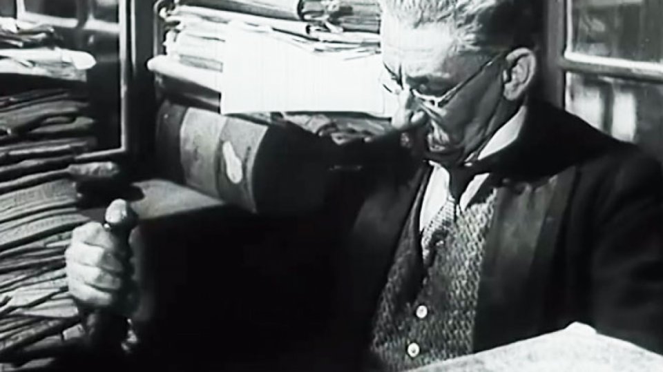 František-Burian-jako-úředník-(film-Katakomby)